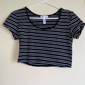 Ambiance black and white crop top shirt L